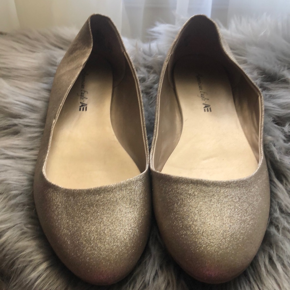 American Eagle Gold Sparkle flat size 10
